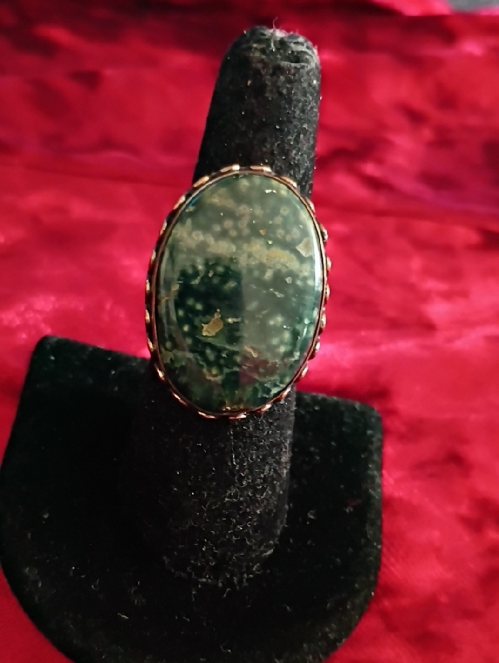 Vintage Green Moss Agate Oval Cocktail Ring - Unbranded  Size 6.75 💖